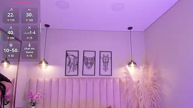 Zoe Banks  online show from September 17, 2025, 12:51 pm