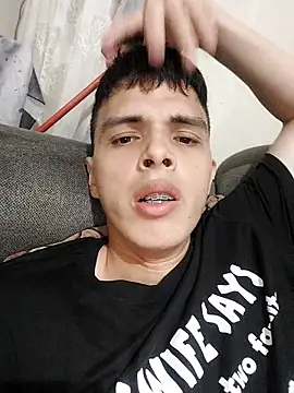 xxaviermendez online show from October 3, 2025, 1:31 am