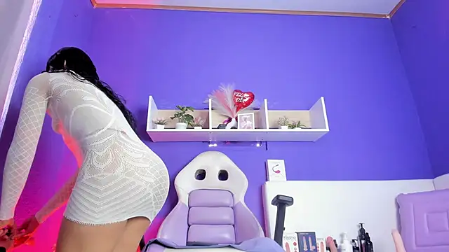 Snapshot of Rossi_Mariana chatting on April 10, 2026, 12:45 pm Rossi Mariana online show from April 10, 2026, 12:45 pm