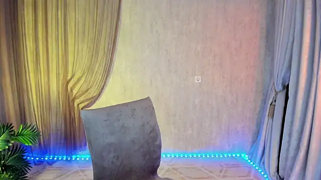 Snapshot of MonicaCheerful chatting on November 19, 2025, 11:54 am MonicaCheerful online show from November 19, 2025, 11:54 am