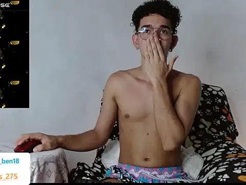 Snapshot of Bennie__1 chatting on November 28, 2025, 12:00 am Bennie 1 online show from November 28, 2025, 12:00 am