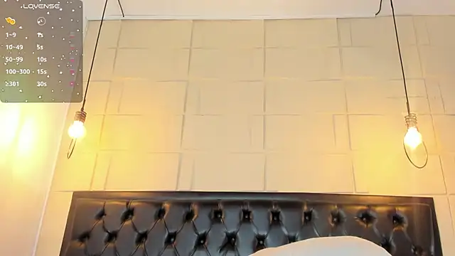 Snapshot of SamanthaMilann chatting on November 23, 2025, 8:19 pm SamanthaMilann online show from November 23, 2025, 8:19 pm