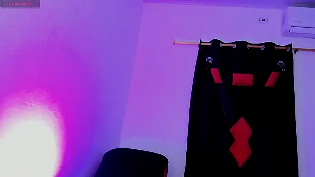 Snapshot of Nicol_TransGirl chatting on October 9, 2025, 2:45 am Nicol TransGirl online show from October 9, 2025, 2:45 am