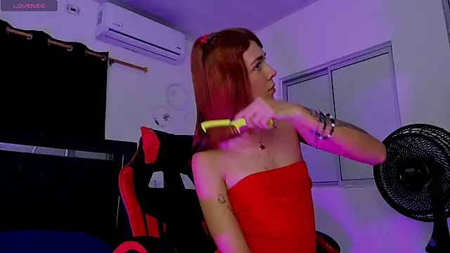 Snapshot of Nicol_TransGirl chatting on September 27, 2025, 2:28 am Nicol TransGirl online show from September 27, 2025, 2:28 am