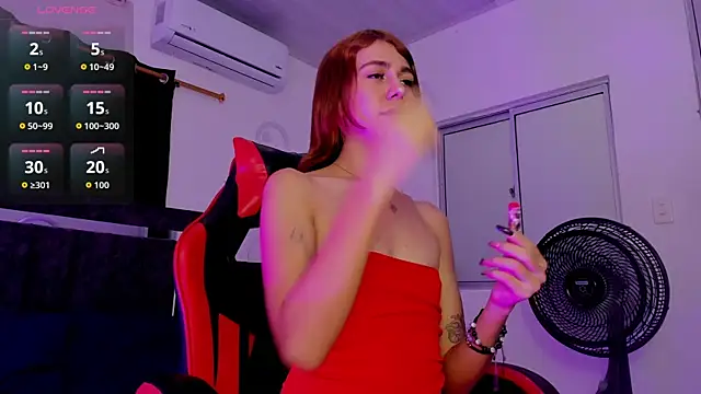 Snapshot of Nicol_TransGirl chatting on October 16, 2025, 2:20 am Nicol TransGirl online show from October 16, 2025, 2:20 am