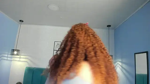 Snapshot of ninna_curly chatting on November 19, 2025, 9:15 pm ninna curly online show from November 19, 2025, 9:15 pm