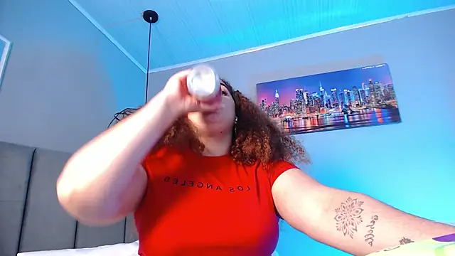 Snapshot of ninna_curly chatting on November 27, 2025, 10:32 pm ninna curly online show from November 27, 2025, 10:32 pm