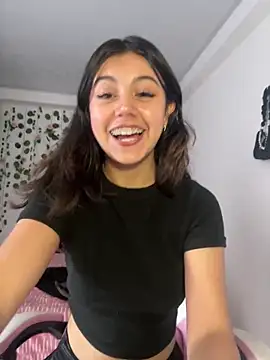 Snapshot of LiLy_kIndly chatting on November 14, 2025, 6:33 pm LiLy kIndly online show from November 14, 2025, 6:33 pm