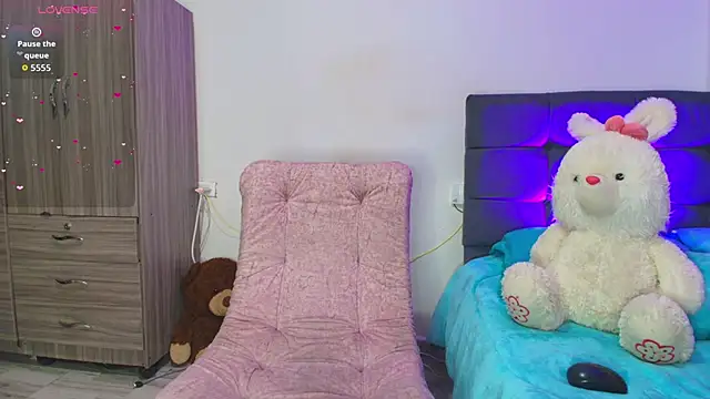 Snapshot of Sophie_Astor chatting on June 16, 2026, 9:37 pm Sophie Astor online show from June 16, 2026, 9:37 pm