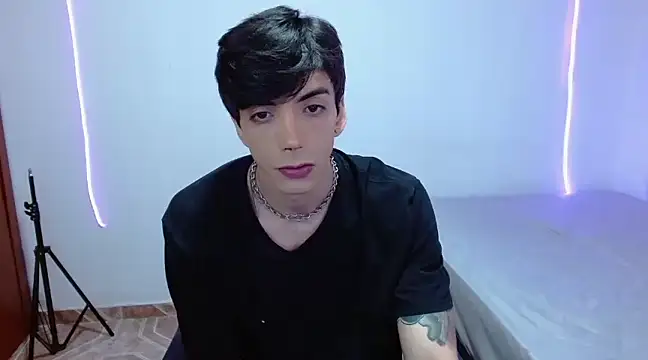 H3ll B0I online show from March 11, 2025, 3:36 am