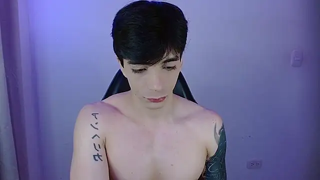 Snapshot of H3ll_B0I chatting on April 11, 2026, 6:10 am H3ll B0I online show from April 11, 2026, 6:10 am