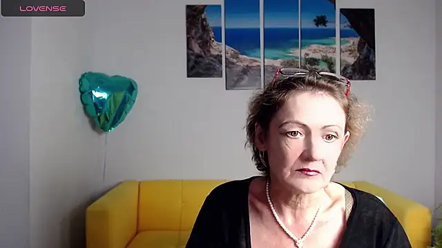 Snapshot of SexyGrandma_ chatting on March 21, 2025, 4:18 pm SexyGrandma online show from March 21, 2025, 4:18 pm