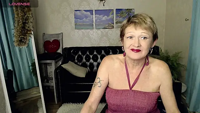 Snapshot of SexyGrandma_ chatting on October 17, 2025, 4:31 pm SexyGrandma online show from October 17, 2025, 4:31 pm