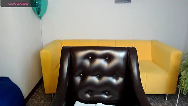 Snapshot of SexyGrandma_ chatting on March 5, 2025, 3:29 pm SexyGrandma online show from March 5, 2025, 3:29 pm