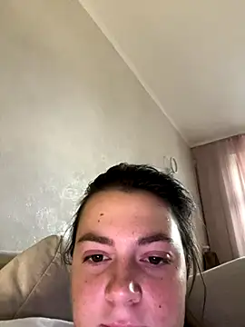 Snapshot of DearAlise chatting on October 30, 2025, 8:12 am DearAlise online show from October 30, 2025, 8:12 am