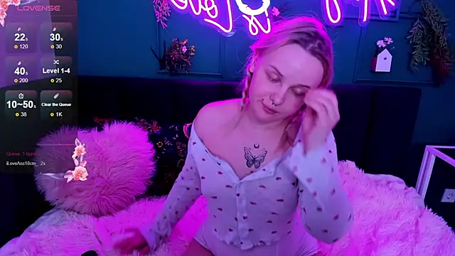 PamelaLloyd online show from March 12, 2025, 4:30 am