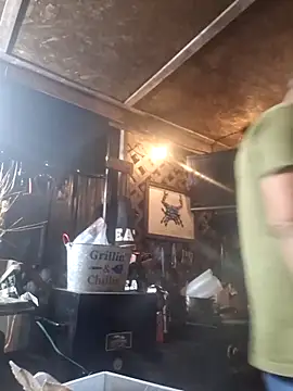 Snapshot of thickdaddy2982 chatting on March 4, 2025, 12:29 am thickdaddy2982 online show from March 4, 2025, 12:29 am