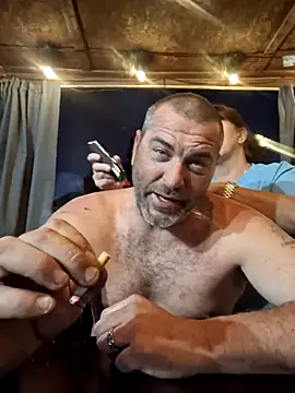 Snapshot of thickdaddy2982 chatting on March 19, 2025, 12:04 am thickdaddy2982 online show from March 19, 2025, 12:04 am