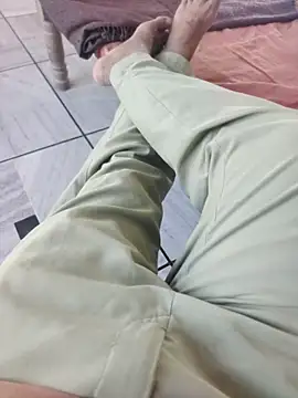 xmanrawan2 online show from October 19, 2025, 4:15 am