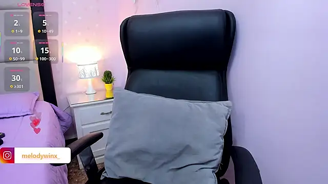 MelodyWinx online show from November 10, 2025, 8:14 pm