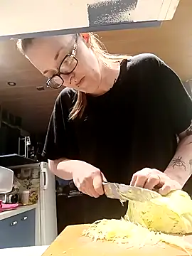 Snapshot of Astrid-Gilbert chatting on February 10, 2025, 4:14 pm Astrid-Gilbert online show from February 10, 2025, 4:14 pm