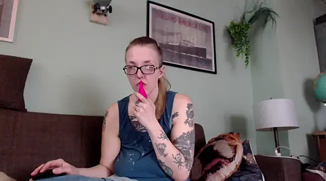 Snapshot of Astrid-Gilbert chatting on March 2, 2025, 4:14 pm Astrid-Gilbert online show from March 2, 2025, 4:14 pm