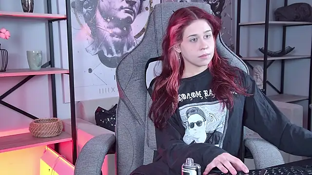 MisaPage online show from November 28, 2025, 12:00 am