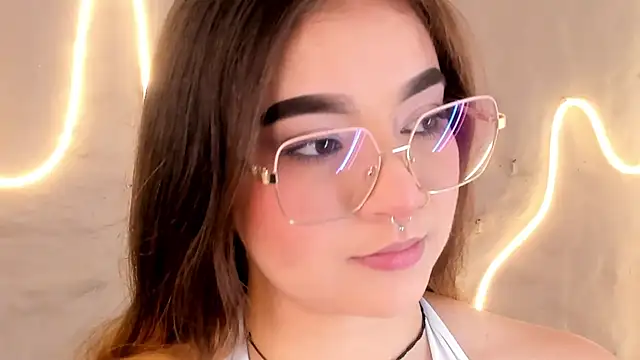 Shanntal  online show from February 14, 2026, 7:47 pm