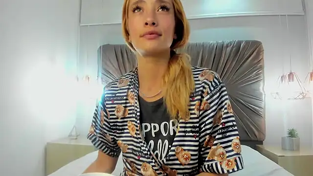 zoe taylorr1 online show from February 25, 2025, 7:31 am