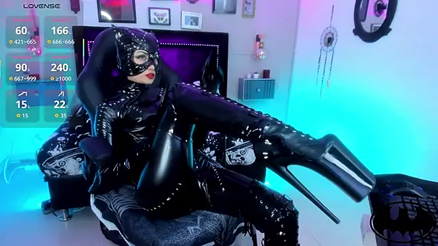 Snapshot of IsisRaichuu_ chatting on October 29, 2025, 8:41 pm IsisRaichuu  online show from October 29, 2025, 8:41 pm