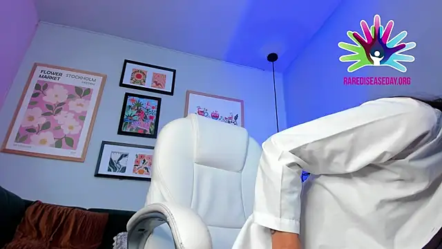 Snapshot of nina__dixon chatting on February 28, 2025, 11:23 pm nina dixon online show from February 28, 2025, 11:23 pm