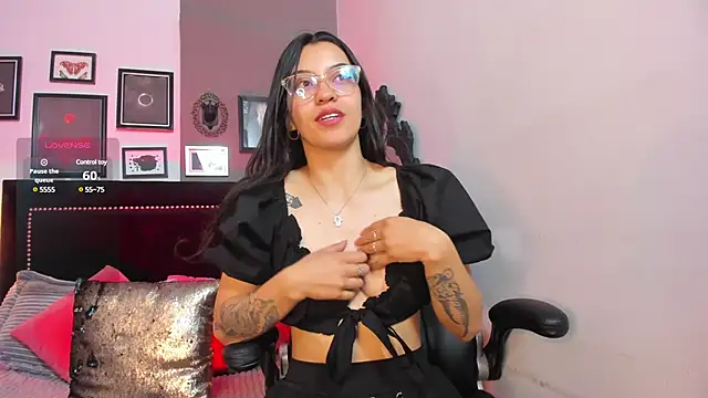 Snapshot of nina__dixon chatting on February 2, 2025, 2:48 am nina dixon online show from February 2, 2025, 2:48 am