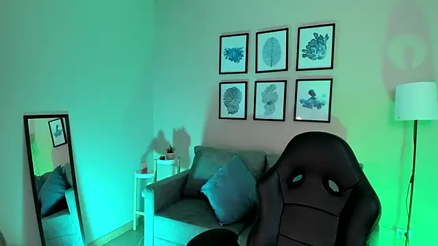 Snapshot of nina__dixon chatting on September 18, 2025, 10:02 pm nina dixon online show from September 18, 2025, 10:02 pm