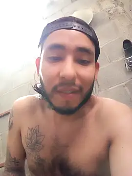 Snapshot of Miguelmxss chatting on February 5, 2025, 10:11 pm Miguelmxss online show from February 5, 2025, 10:11 pm