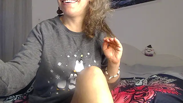 Snapshot of Ju-Hot chatting on November 6, 2025, 4:00 pm Ju-Hot online show from November 6, 2025, 4:00 pm