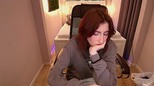 Snapshot of Violet_Moreau chatting on March 22, 2026, 8:54 pm Violet Moreau online show from March 22, 2026, 8:54 pm