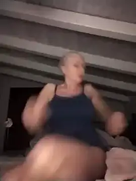 Snapshot of divinaerotica chatting on February 8, 2025, 5:29 pm divinaerotica online show from February 8, 2025, 5:29 pm