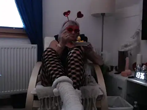 Juliana60 online show from February 17, 2025, 12:38 pm