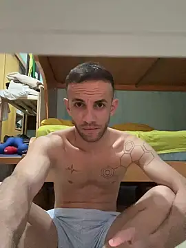 Raymartn1 online show from January 28, 2025, 10:01 pm