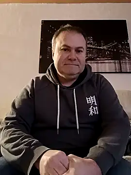 Snapshot of Pourleplasirs chatting on February 9, 2025, 10:32 pm Pourleplasirs online show from February 9, 2025, 10:32 pm