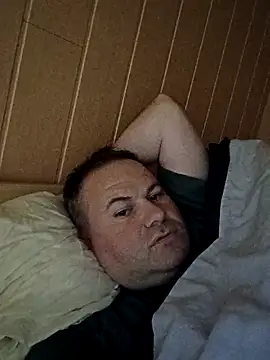 Snapshot of Pourleplasirs chatting on November 5, 2025, 12:25 am Pourleplasirs online show from November 5, 2025, 12:25 am