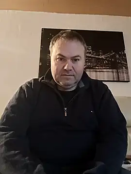 Snapshot of Pourleplasirs chatting on February 11, 2025, 10:39 pm Pourleplasirs online show from February 11, 2025, 10:39 pm