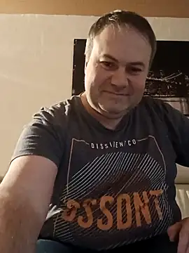 Snapshot of Pourleplasirs chatting on February 15, 2025, 1:31 am Pourleplasirs online show from February 15, 2025, 1:31 am