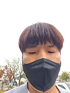 Tyyyggjju online show from October 30, 2025, 7:39 am