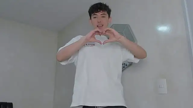 miketwink online show from November 12, 2025, 8:01 pm