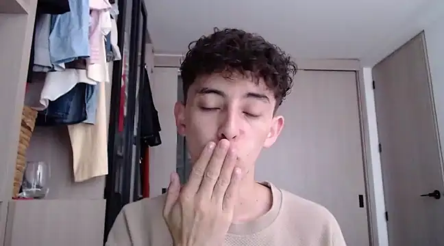 miketwink online show from March 13, 2025, 10:10 pm