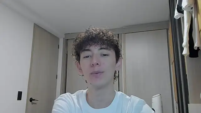 miketwink online show from September 22, 2025, 12:27 am