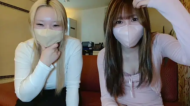 coco12221 online show from November 21, 2025, 6:34 am