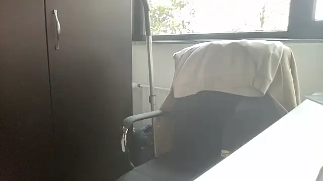 Snapshot of bullyboyy chatting on November 13, 2025, 2:54 pm bullyboyy online show from November 13, 2025, 2:54 pm