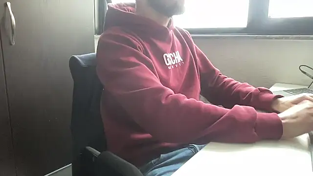 Snapshot of bullyboyy chatting on January 6, 2026, 9:57 am bullyboyy online show from January 6, 2026, 9:57 am